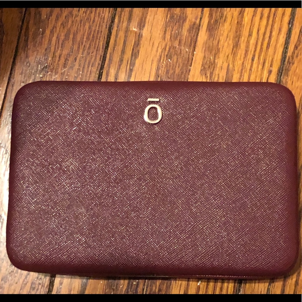 Essential Oils clutch
